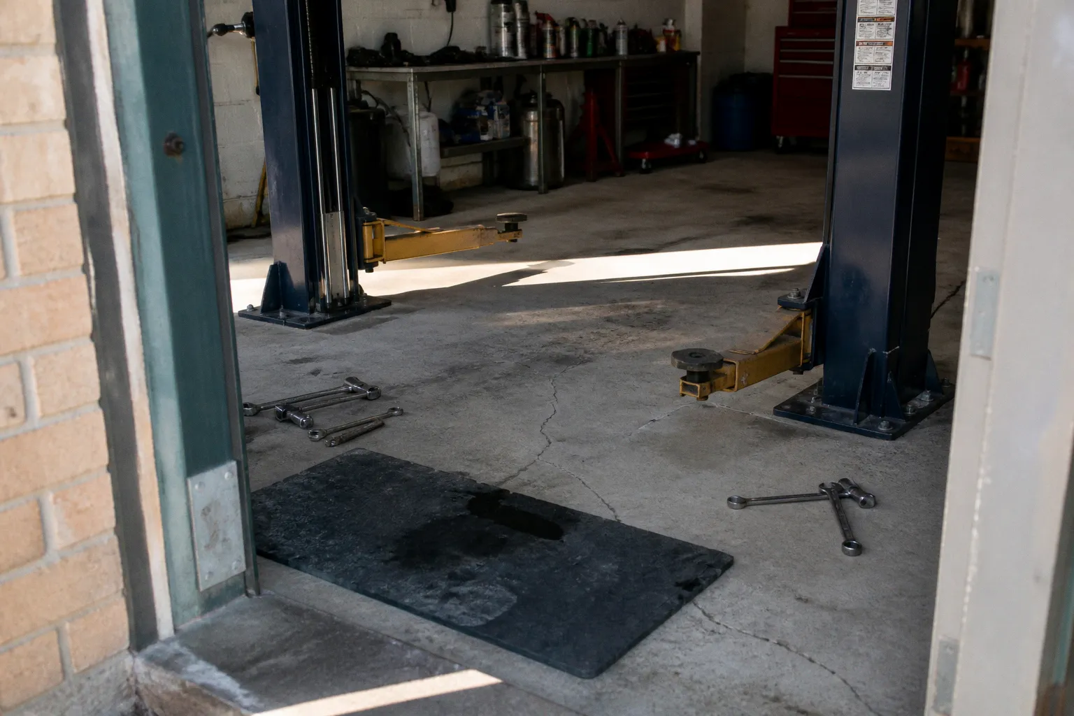Two-post garage lifts: is the installation worth it?